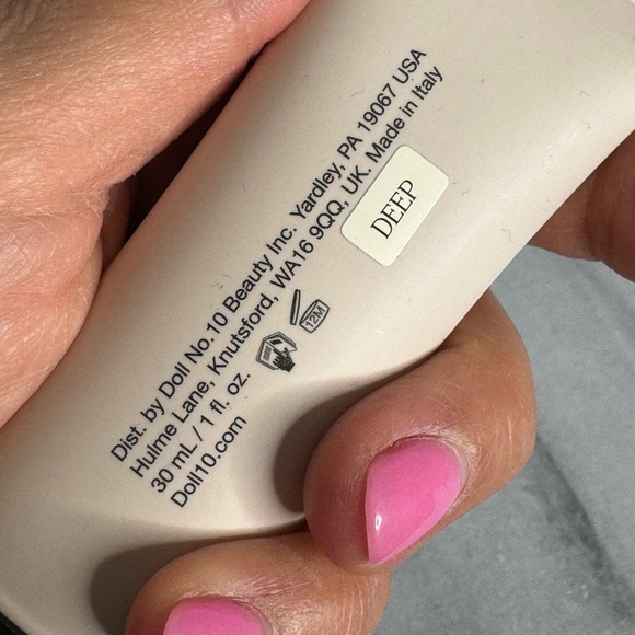 NEW DOLL 10 DEEP- DOLL VAULT HYDRAGEL FOUNDATION - Picture 4 of 5